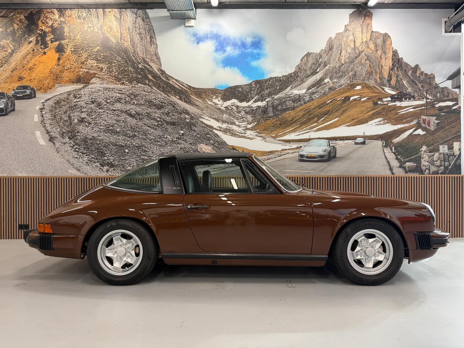 Porsche 911 (1975) — foto 1