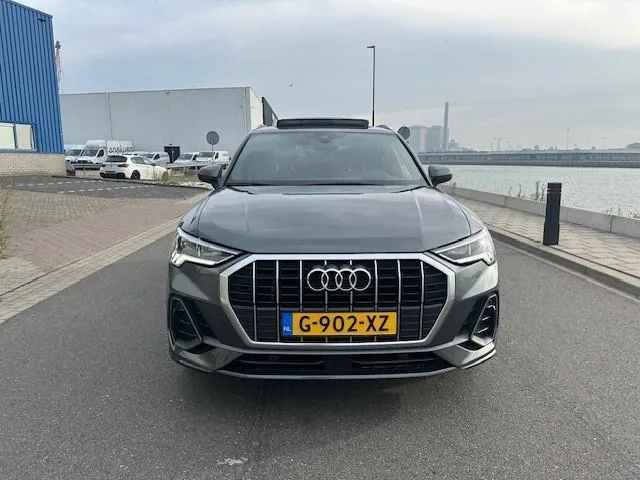 Audi Q3 (2020) — foto 1