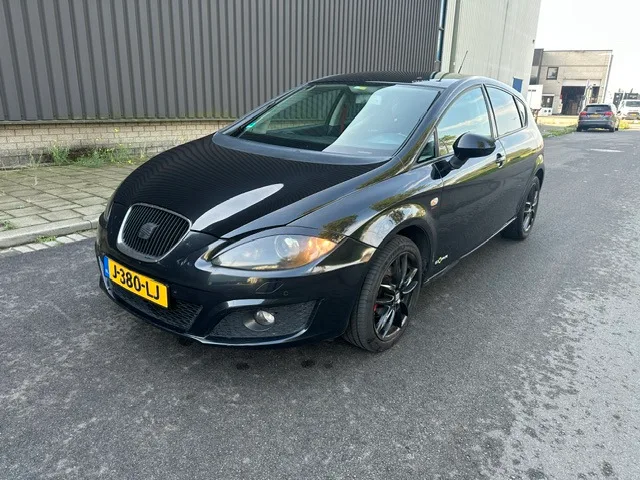 SEAT Leon (2012) — foto 1