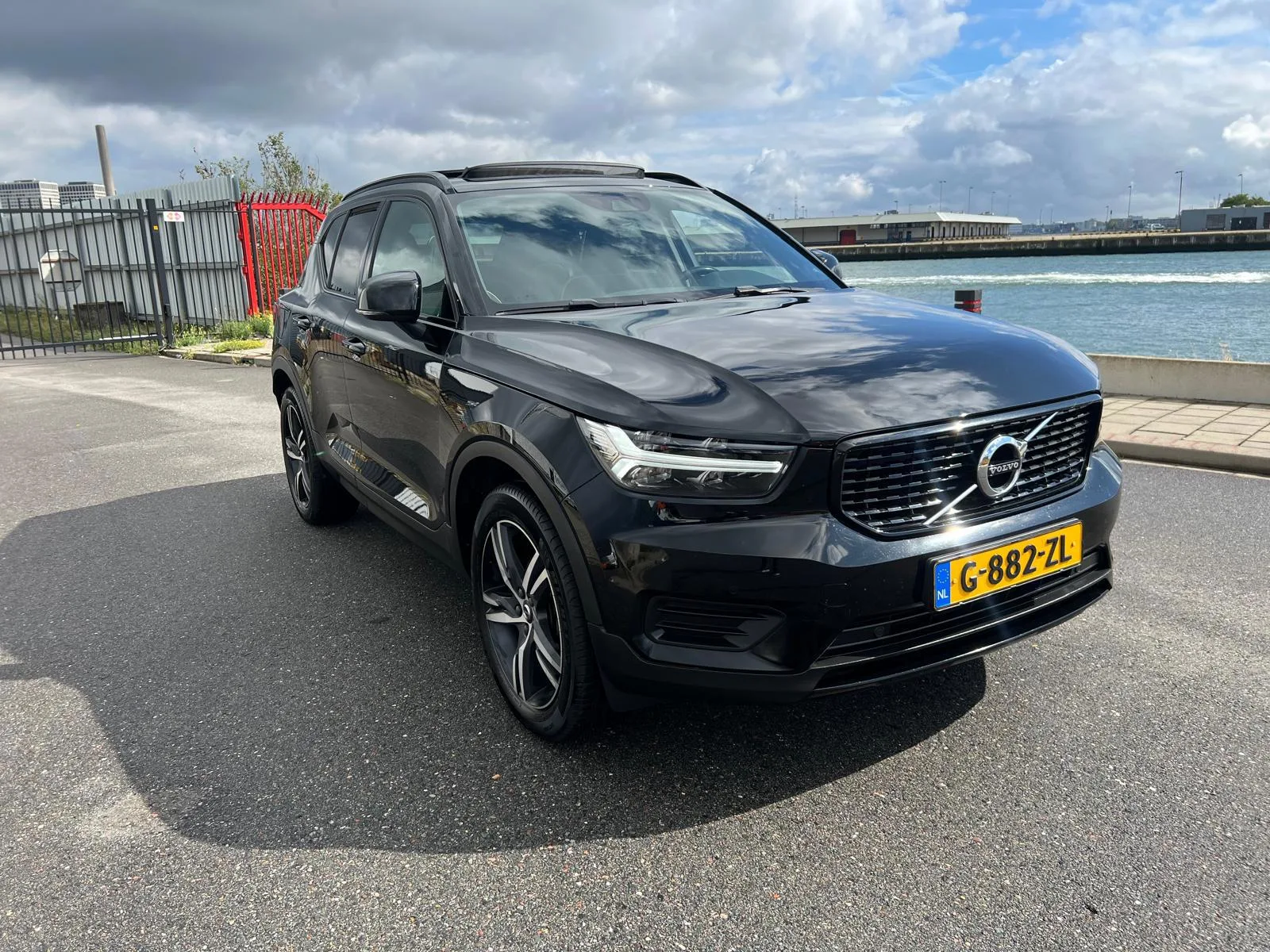 Volvo XC40 (2020) — foto 1