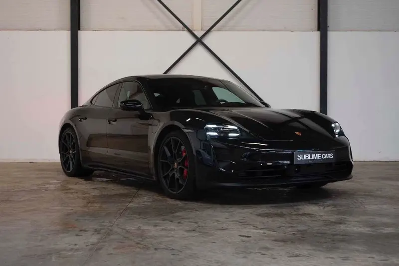 Porsche Taycan (2023)