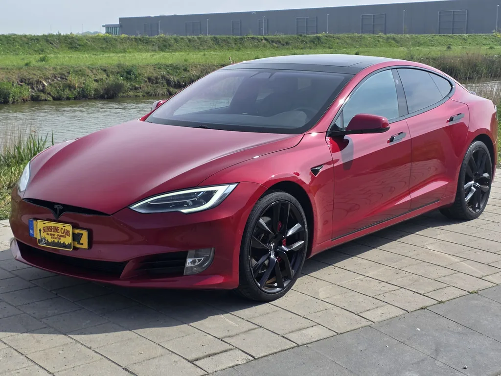 Tesla Model S (2017) — foto 1
