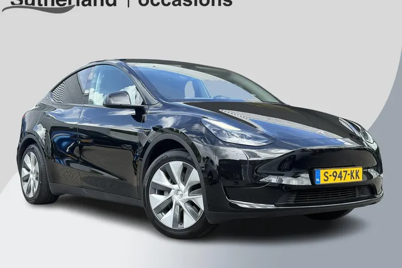 Tesla Model Y (2023)
