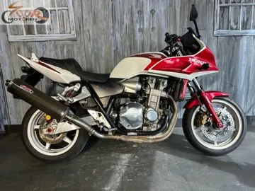 Honda CB1300SA (2006) — foto 1