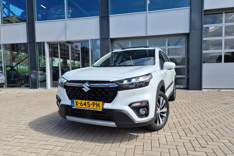 Suzuki S-Cross (2024)