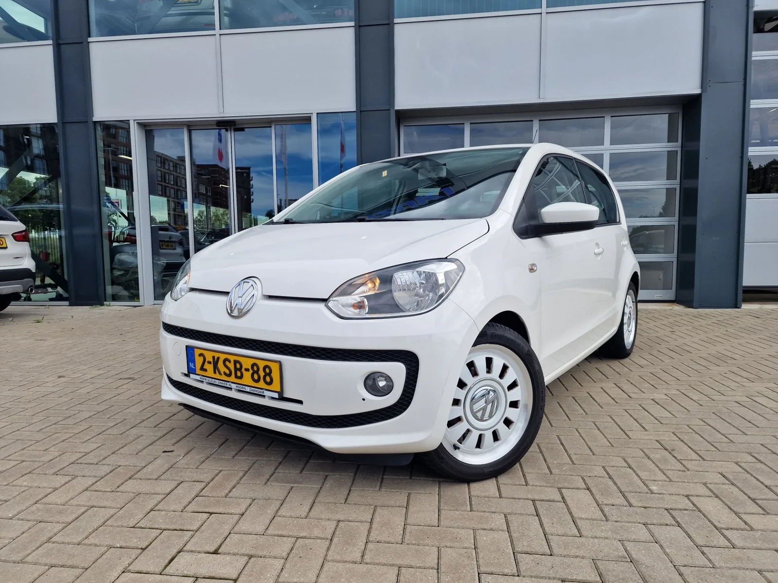 Volkswagen Up! (2013) — foto 1