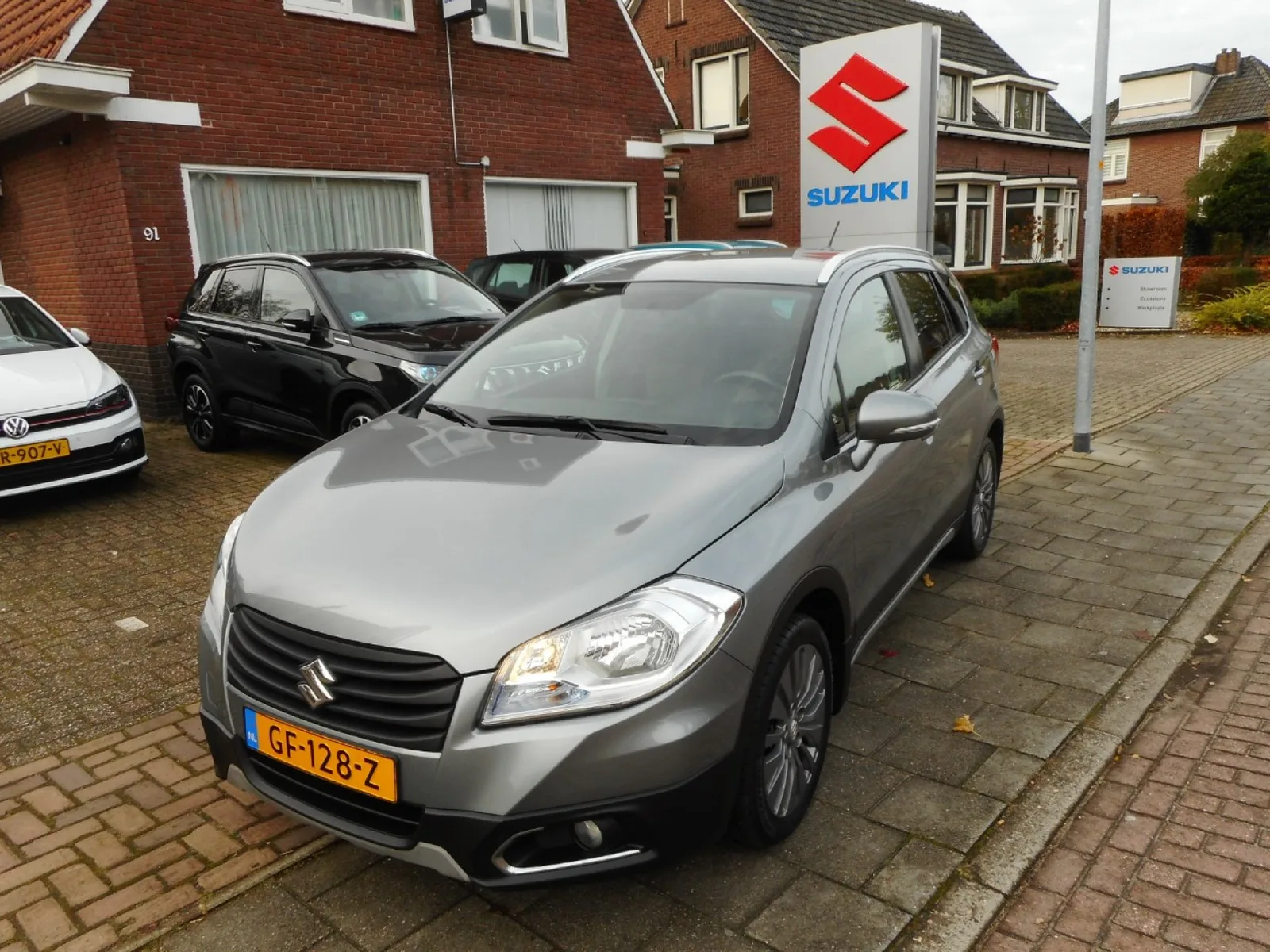 Suzuki SX4 (2015) — foto 1
