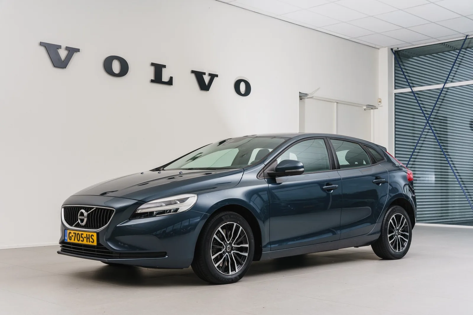 Volvo V40 (2019) — foto 1