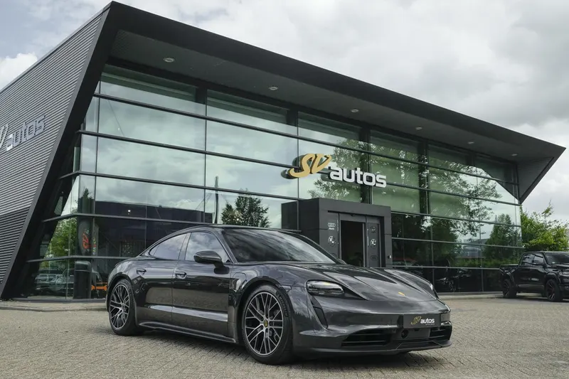 Porsche Taycan (2021)