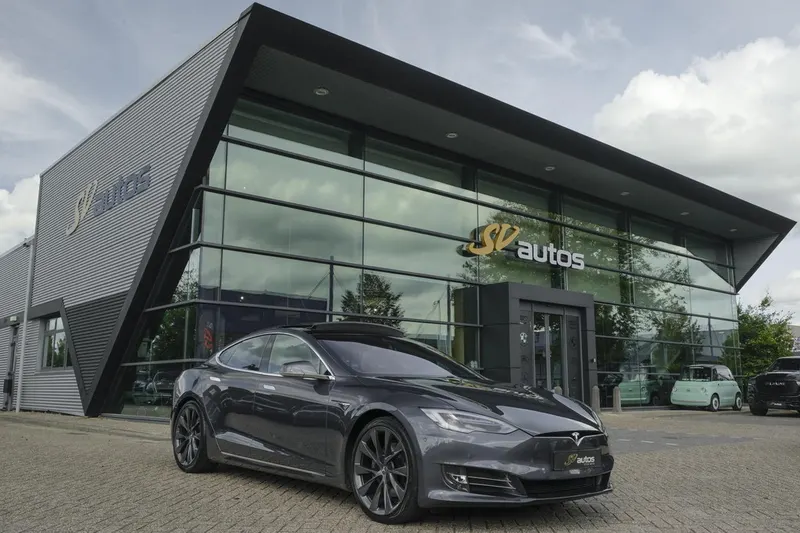 Tesla Model S (2018)