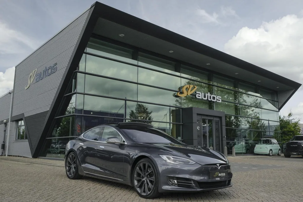 Tesla Model S (2018) — foto 1