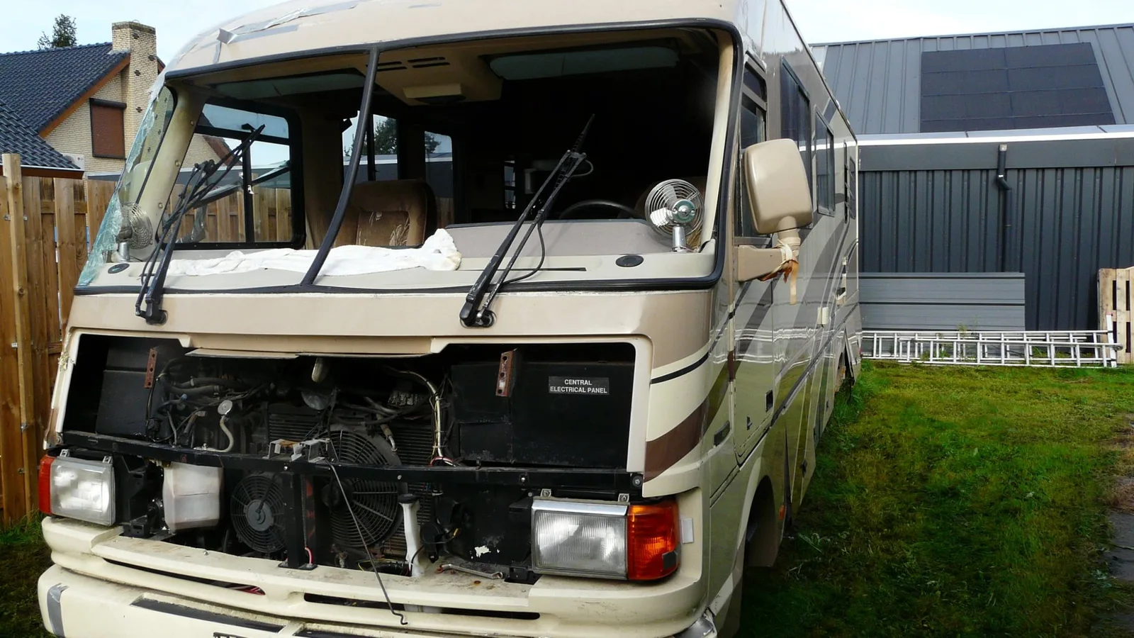 GMC Pace Arrow (1992) — foto 1
