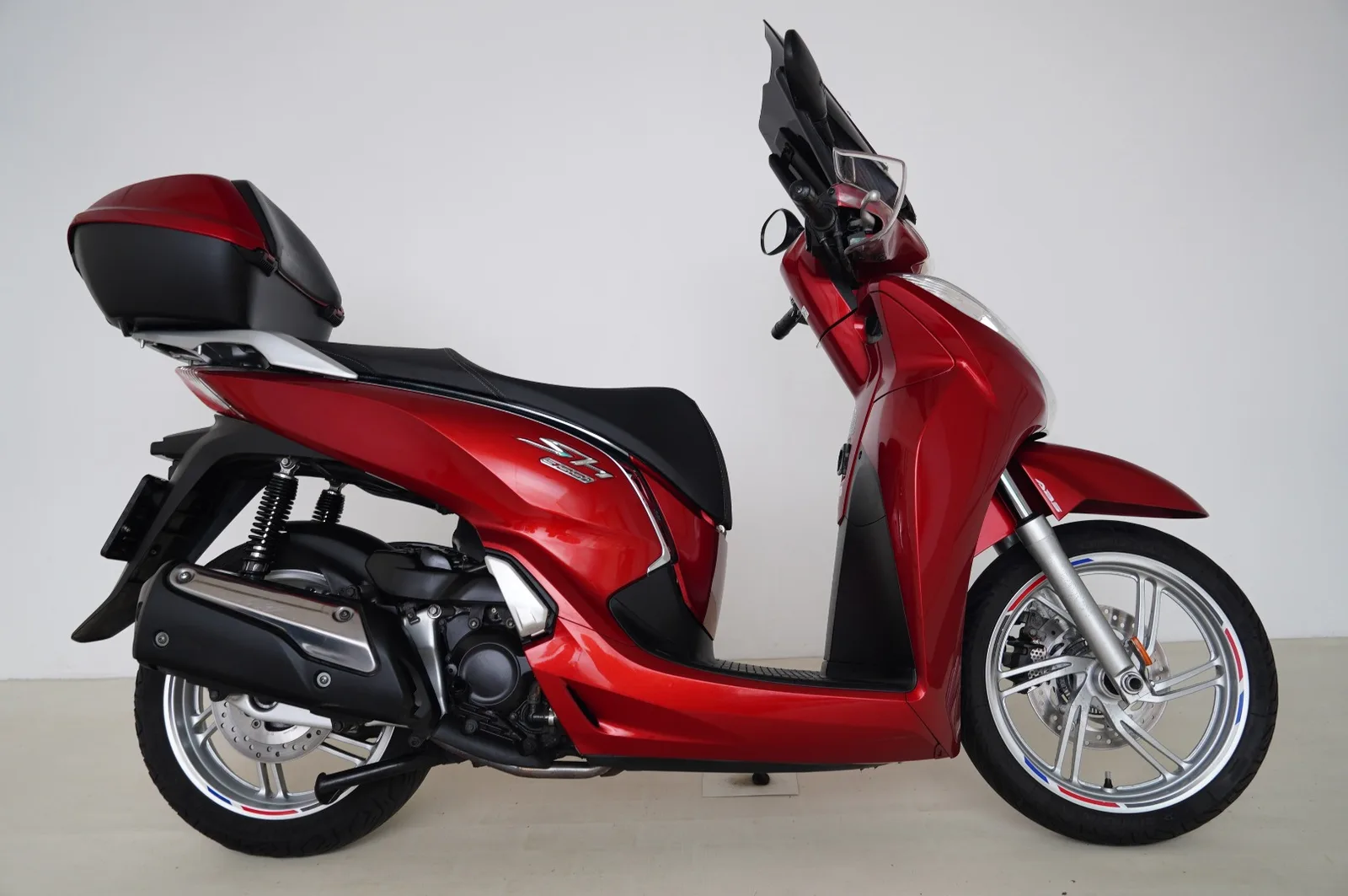 Honda SH 300i (2017) — foto 1