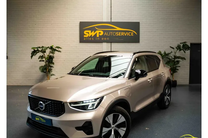 Volvo XC40 (2023)
