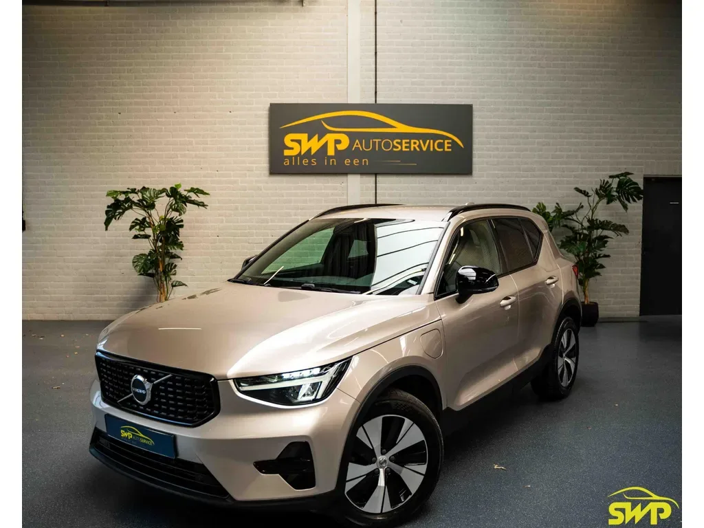 Volvo XC40 (2023) — foto 1
