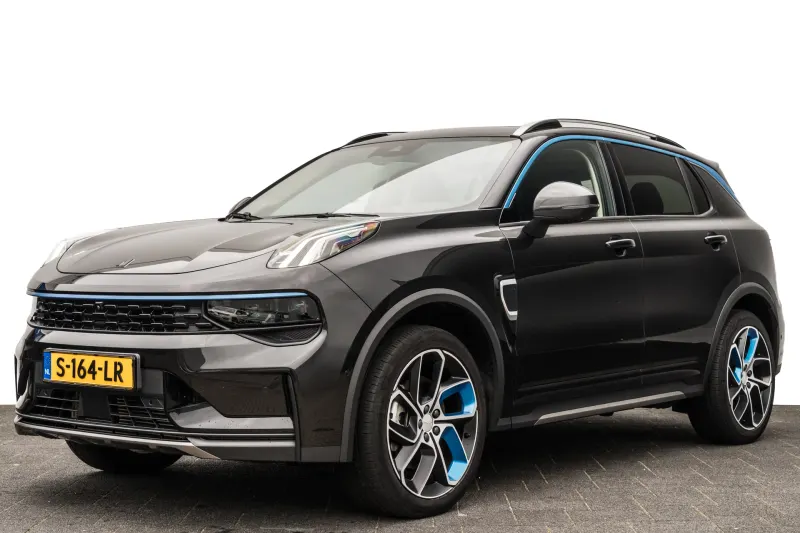 Lynk & Co 01 (2023)