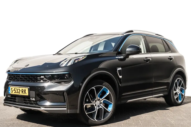 Lynk & Co 01 (2023)