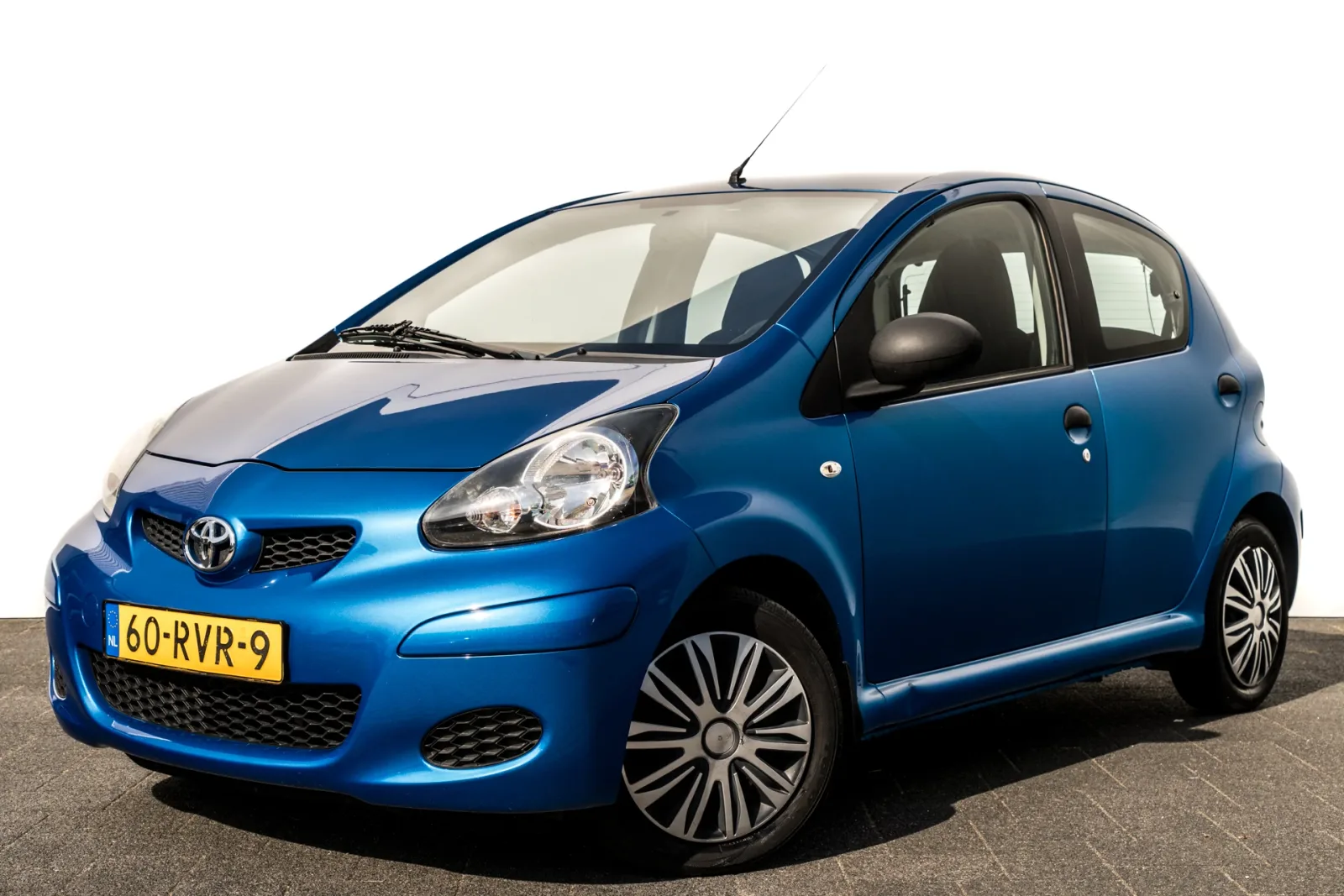 Toyota Aygo (2011) — foto 1