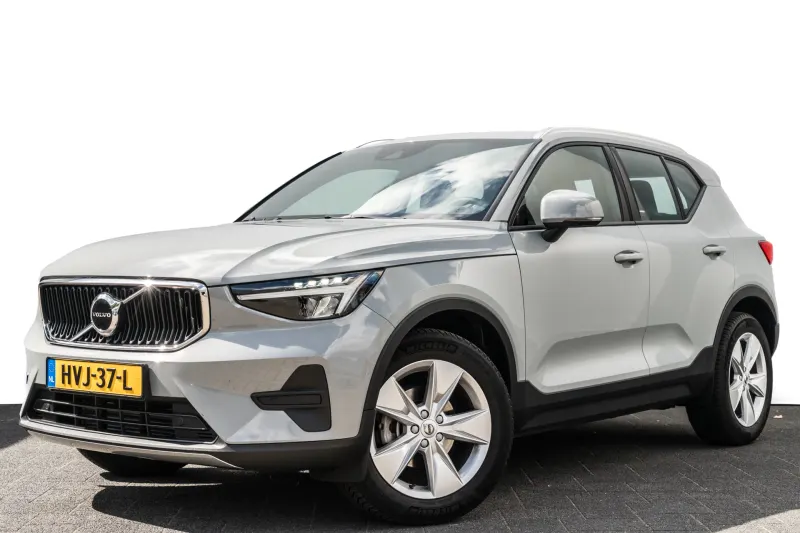 Volvo XC40 (2025)