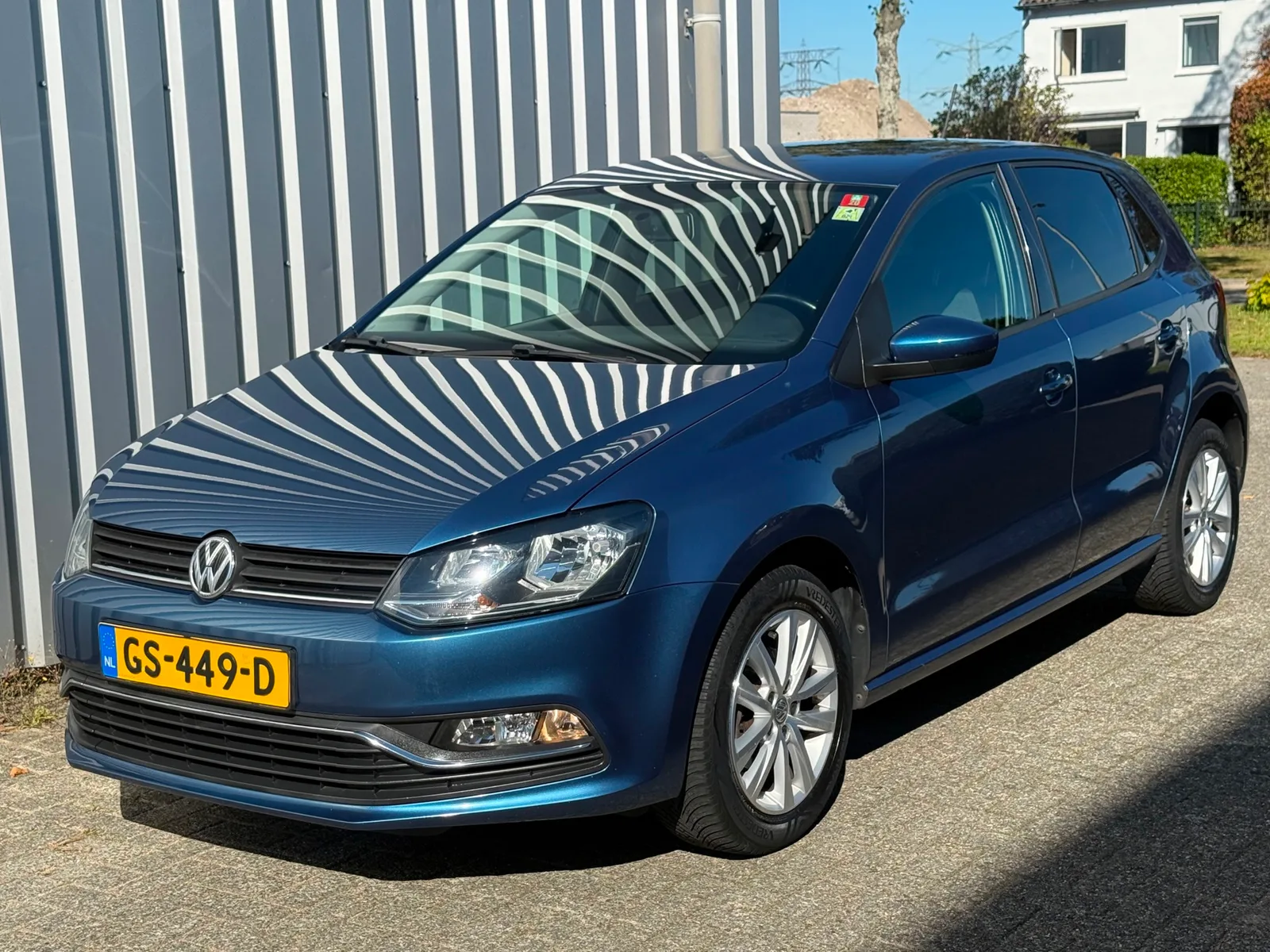 Volkswagen Polo (2015) — foto 1