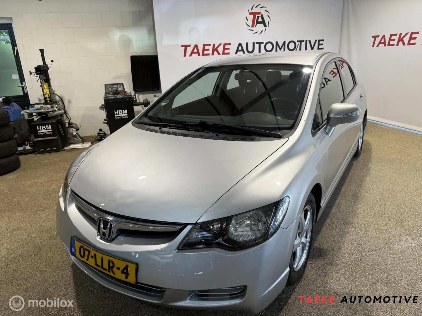 Honda Civic (2010) — foto 1
