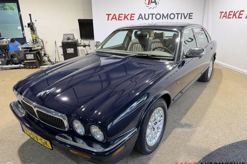 Jaguar XJ (2000)