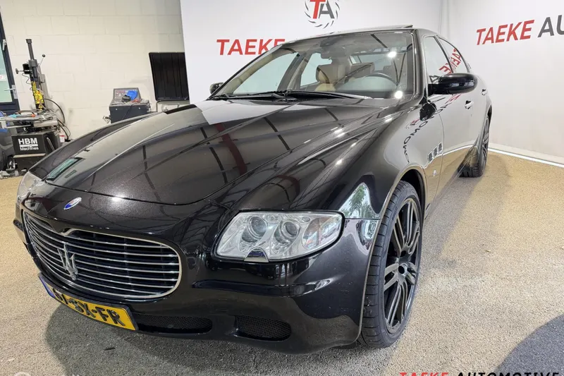 Maserati Quattroporte (2006)