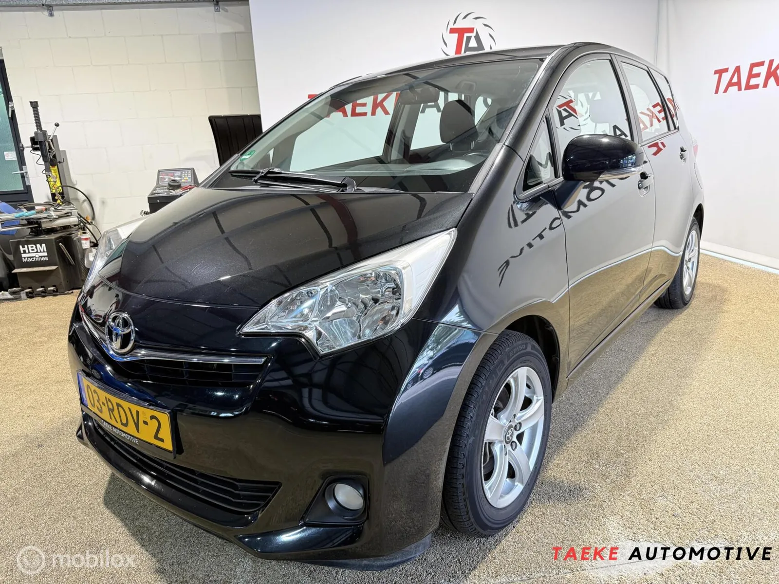Toyota Verso-S (2011) — foto 1