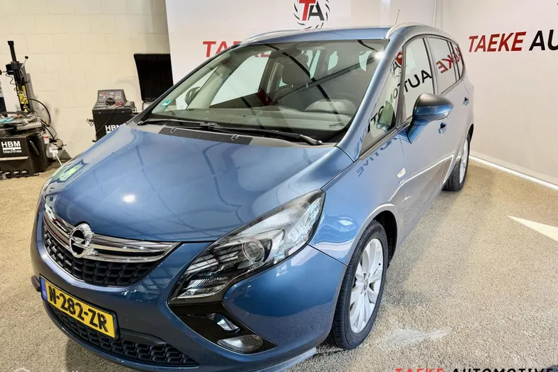Opel Zafira Tourer (2013)