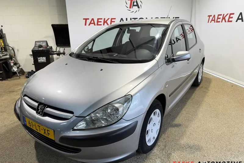 Peugeot 307 (2003)