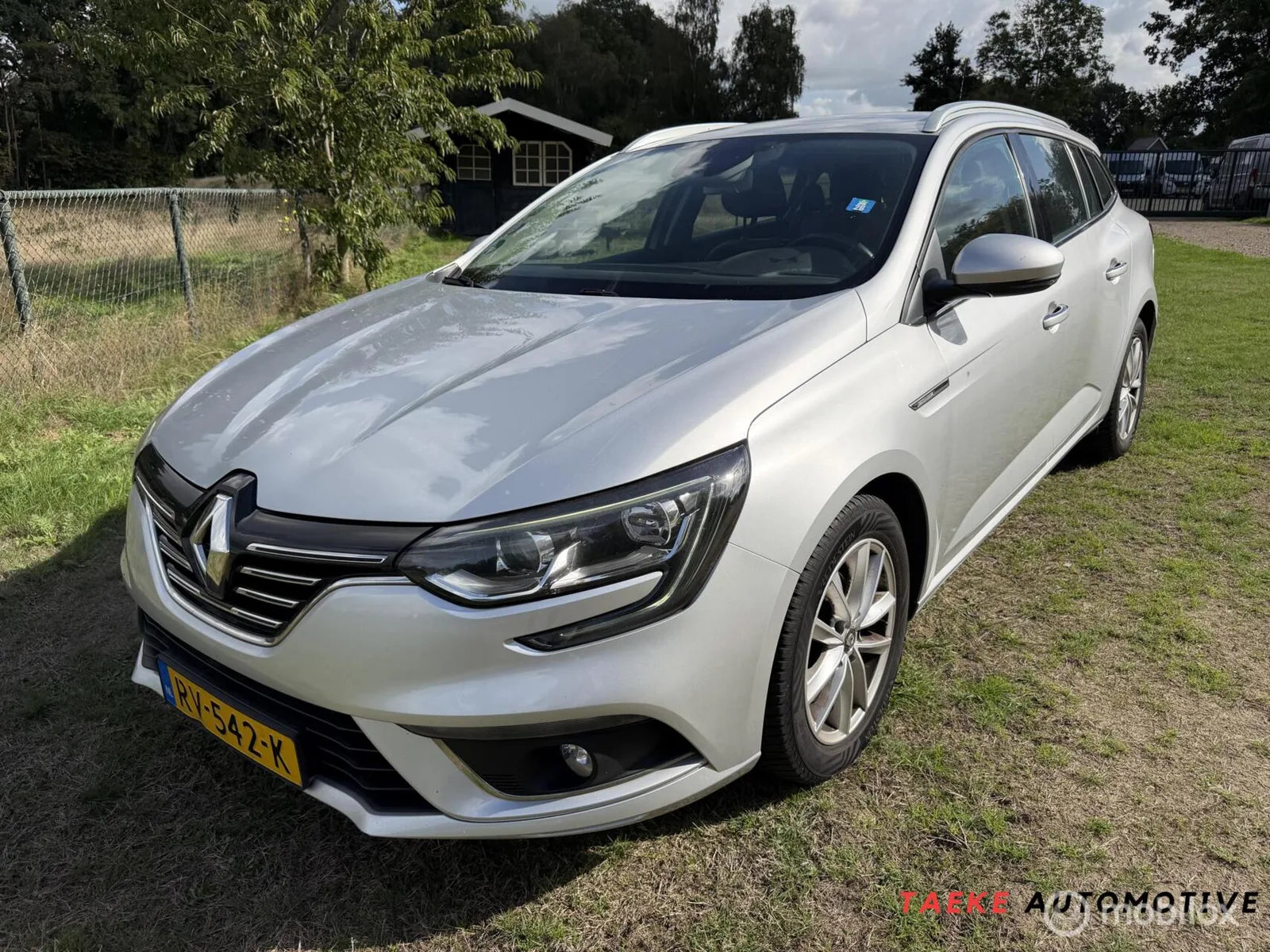 Renault Mégane (2017) — foto 1
