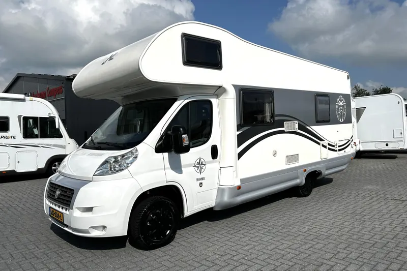 Elnagh M200 CPT Rolstoel-camper met lift (2010)