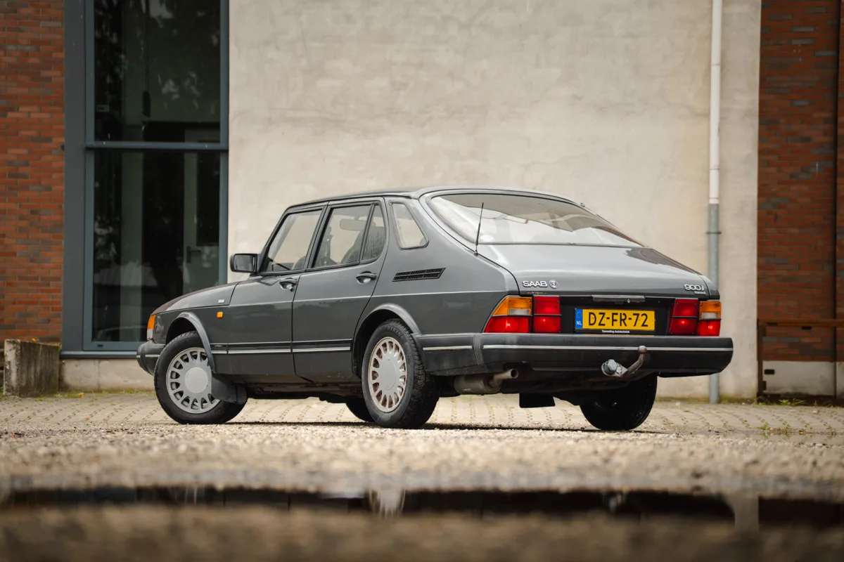 Saab 900 (1992) — foto 1
