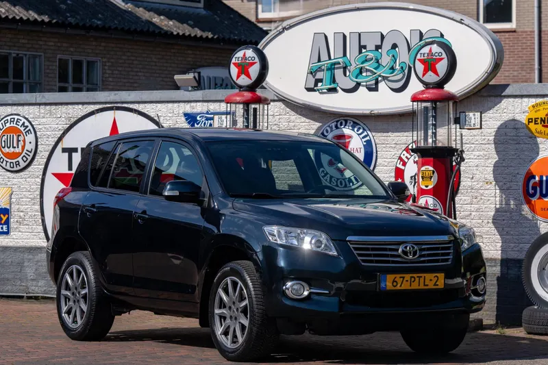 Toyota RAV4 (2011)