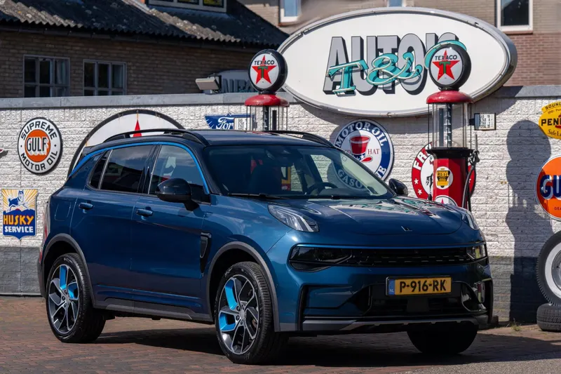 Lynk & Co 01 (2022)