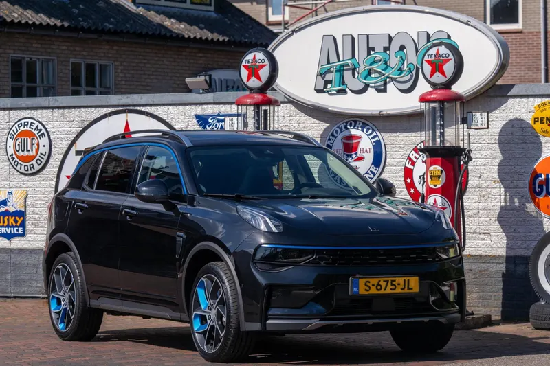 Lynk & Co 01 (2023)