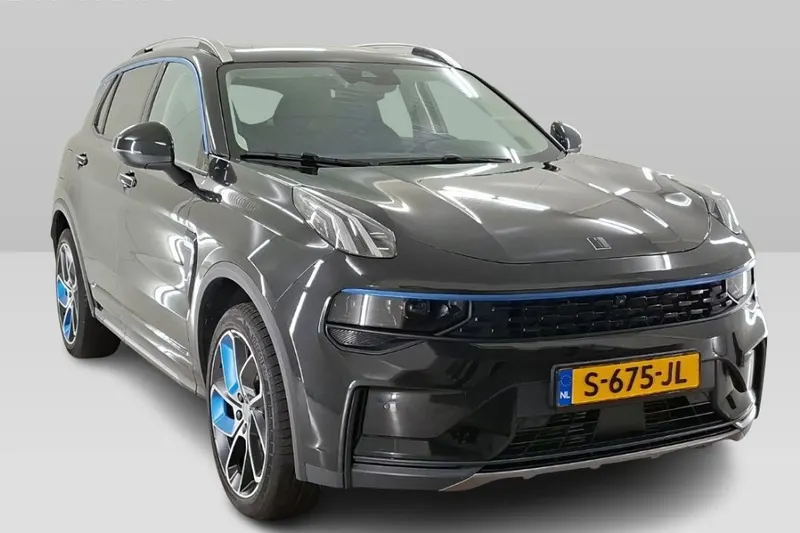 Lynk & Co 01 (2023)