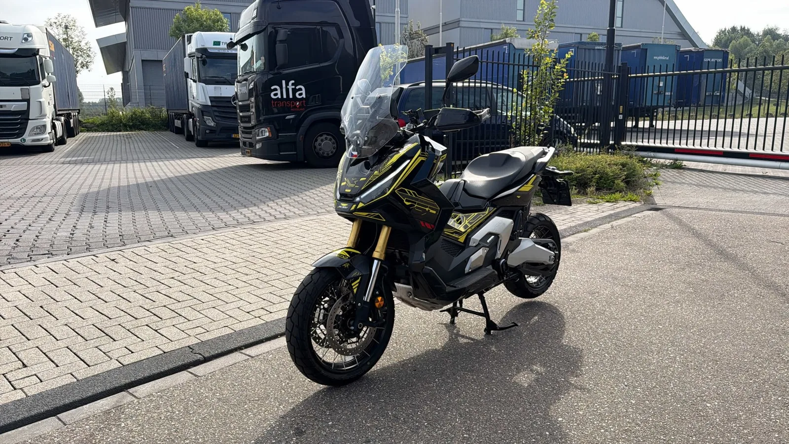 Honda X-ADV (2025) — foto 1