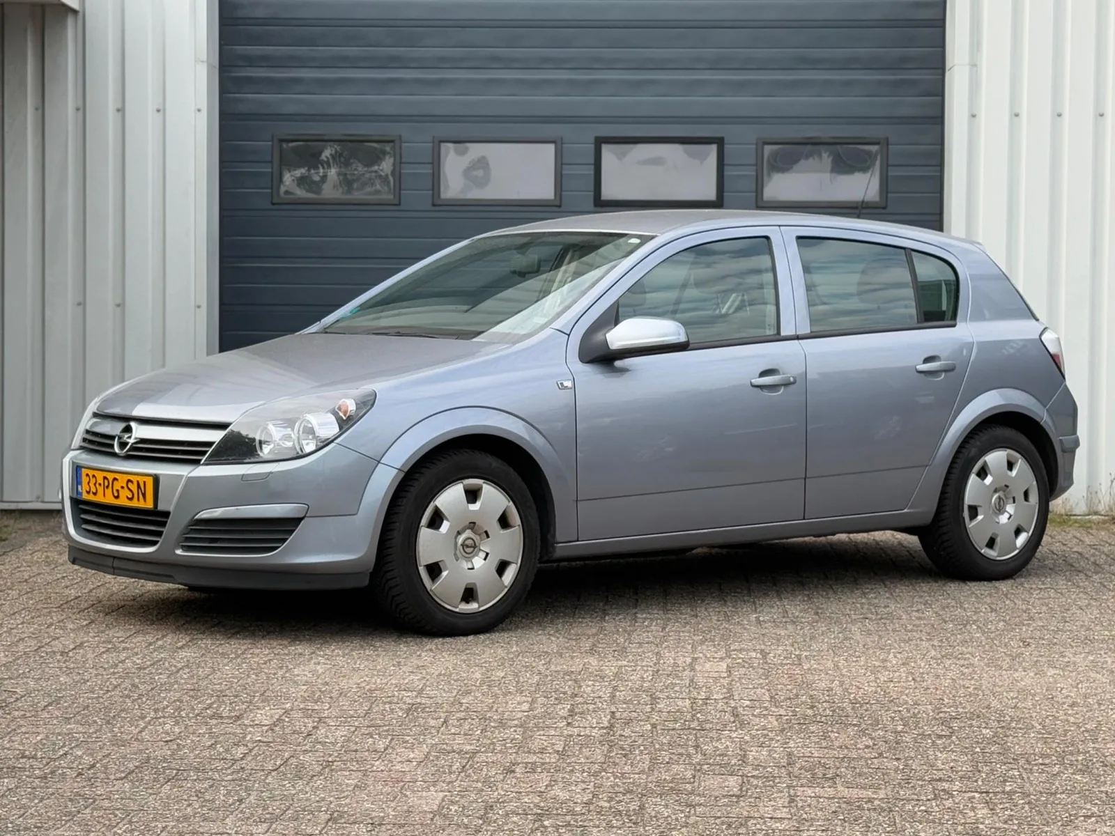 Opel Astra (2004) — foto 1