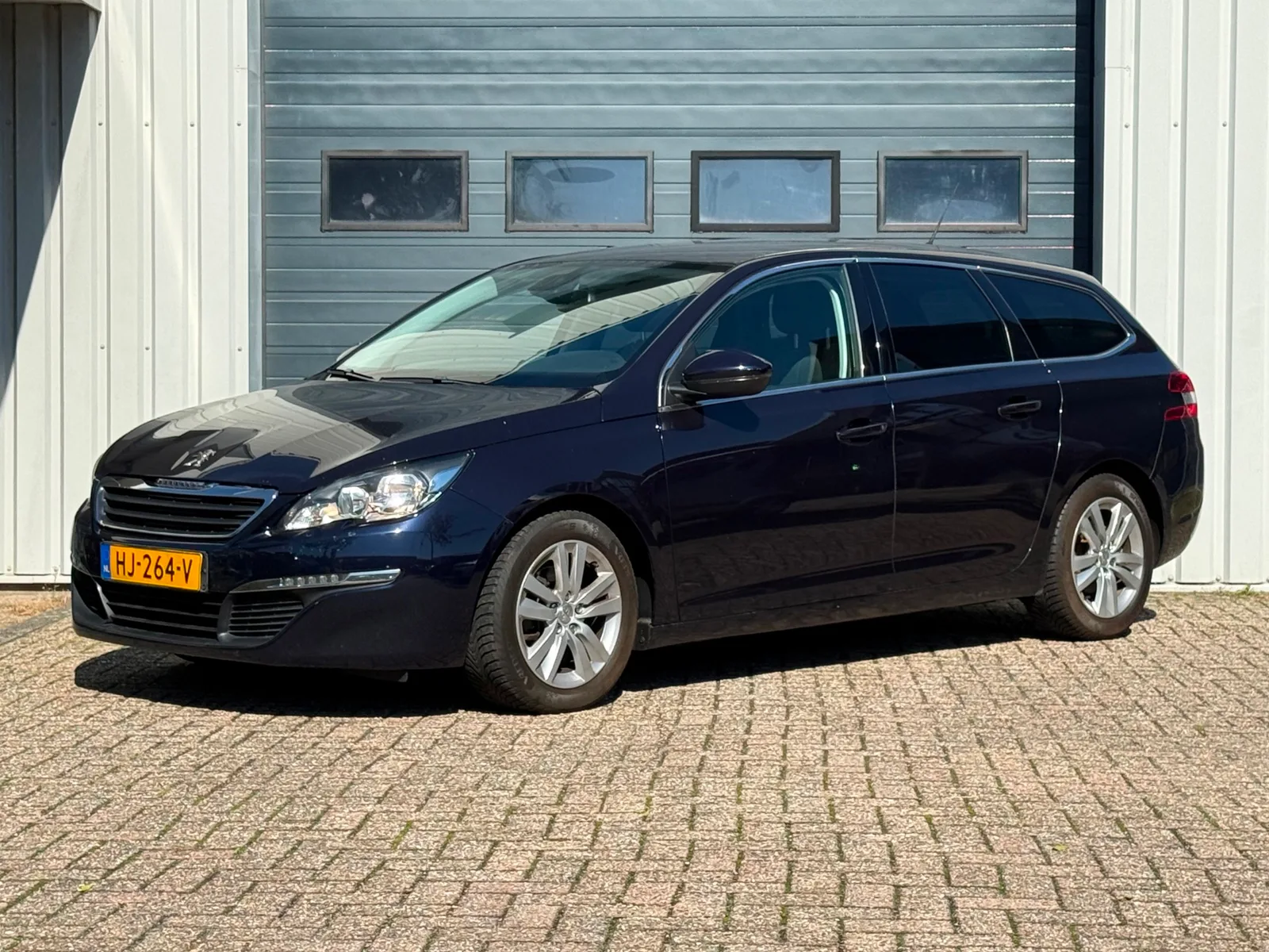 Peugeot 308 (2015) — foto 1