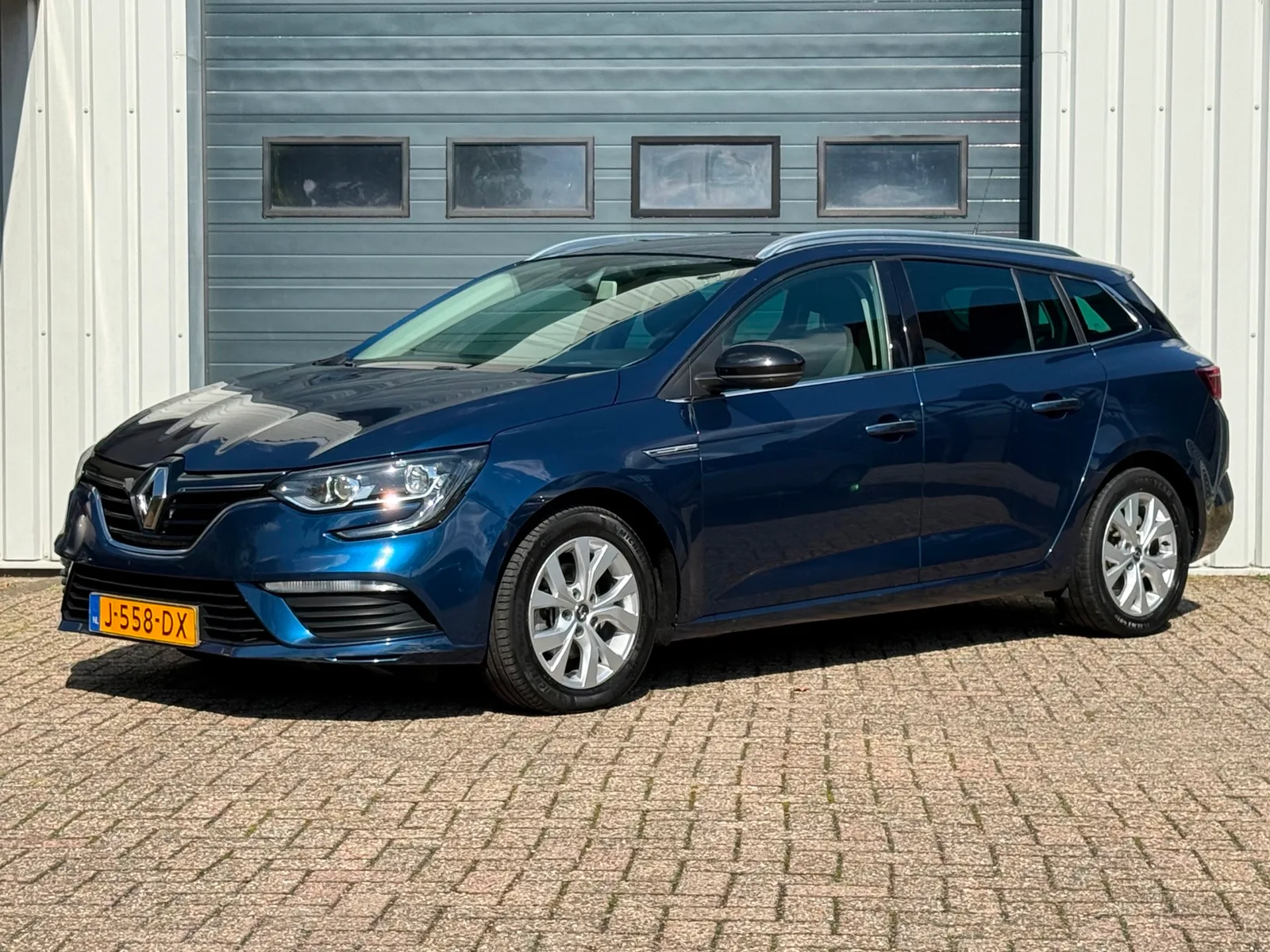 Renault Mégane (2020) — foto 1