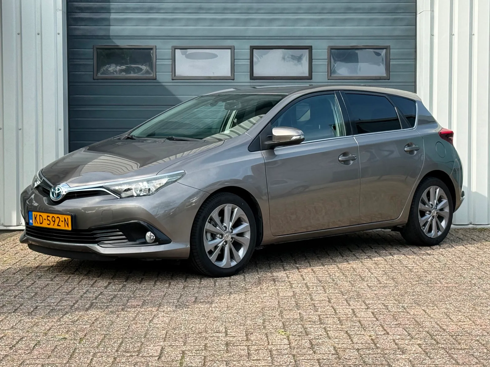 Toyota Auris (2016) — foto 1