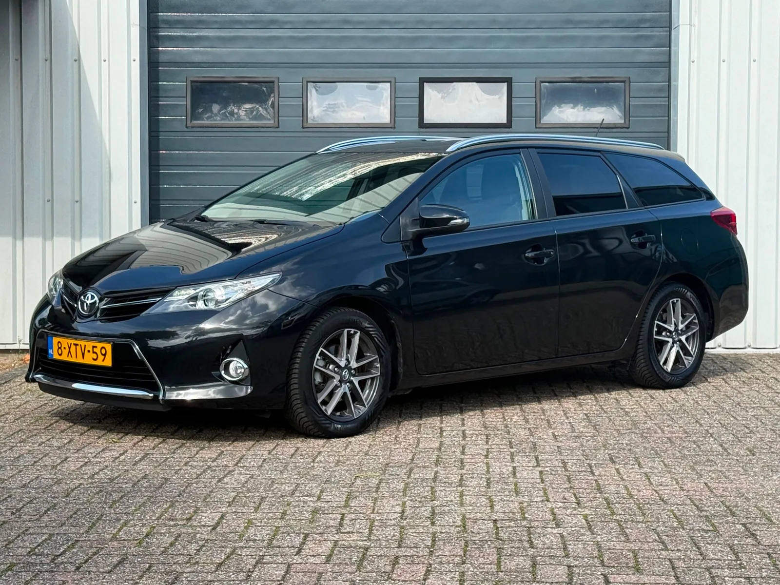 Toyota Auris (2014) — foto 1