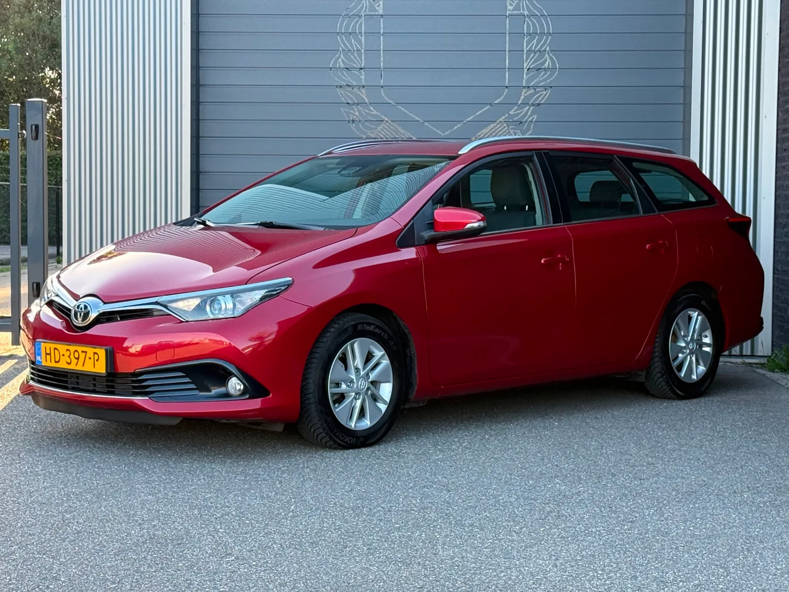 Toyota Auris (2015) — foto 1