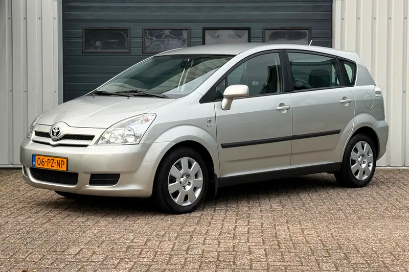Toyota Corolla Verso (2005)