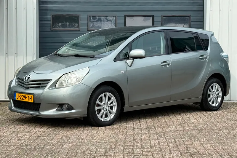 Toyota Verso (2011)