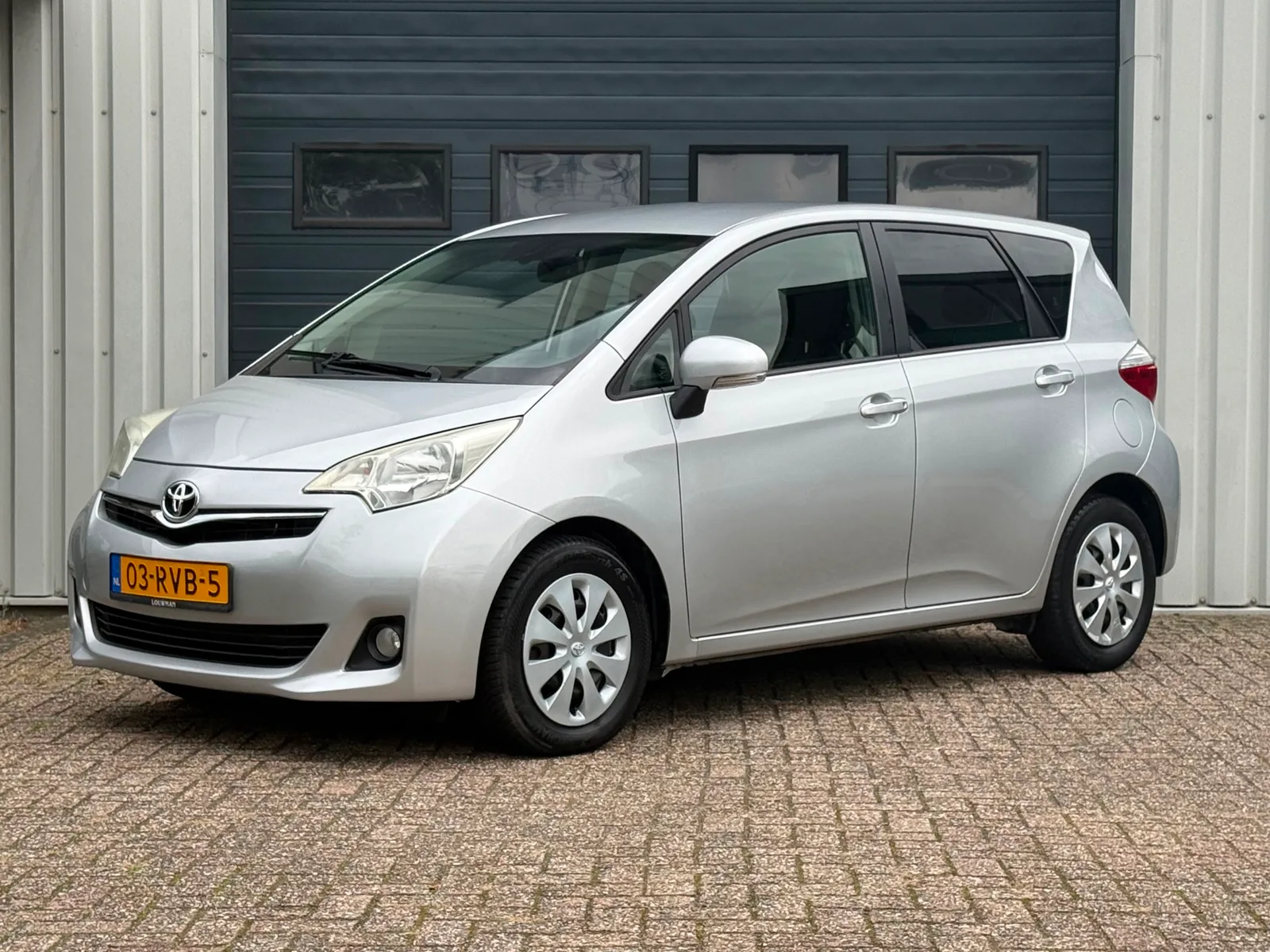 Toyota Verso (2011) — foto 1