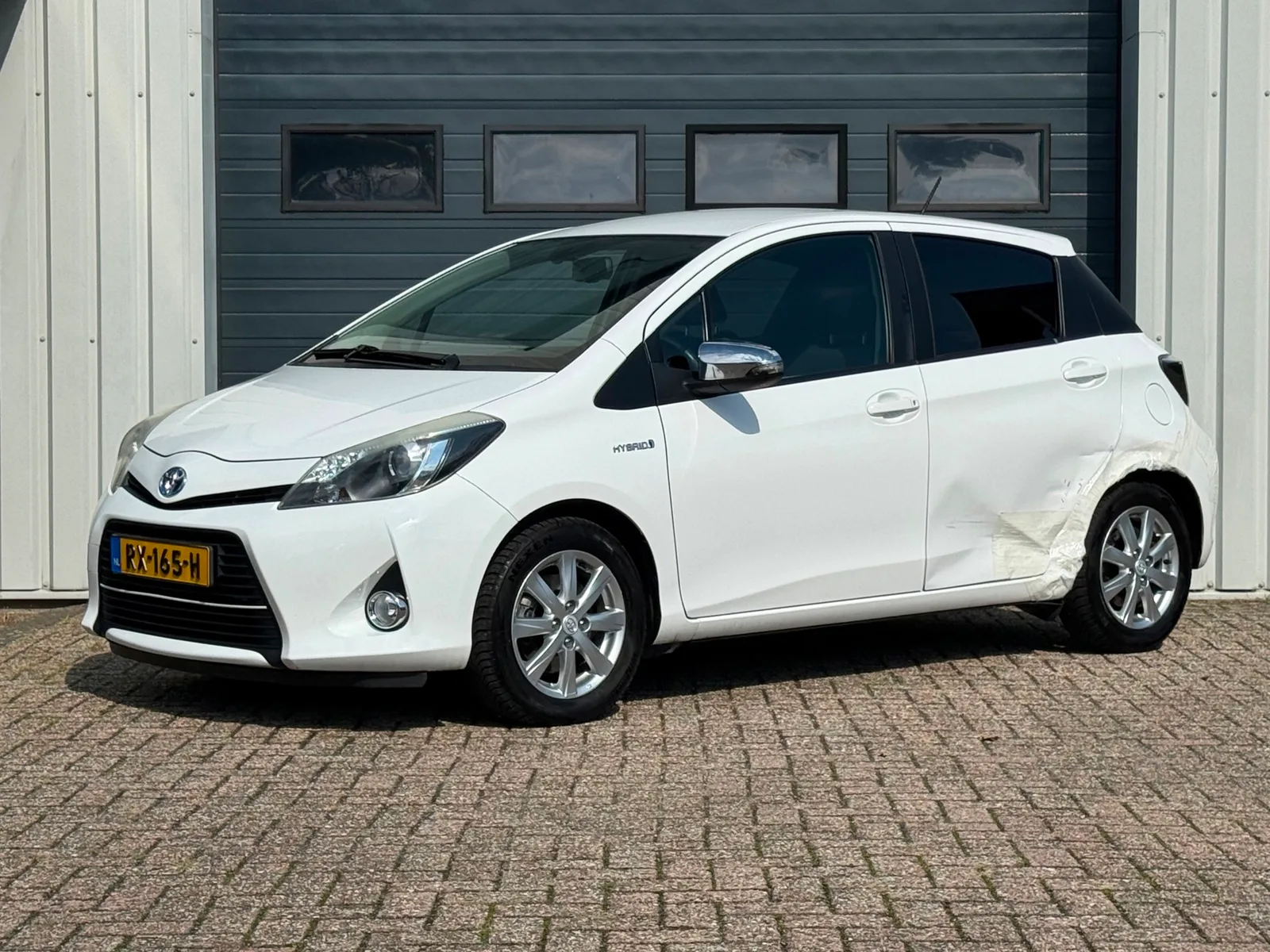 Toyota Yaris (2013) — foto 1