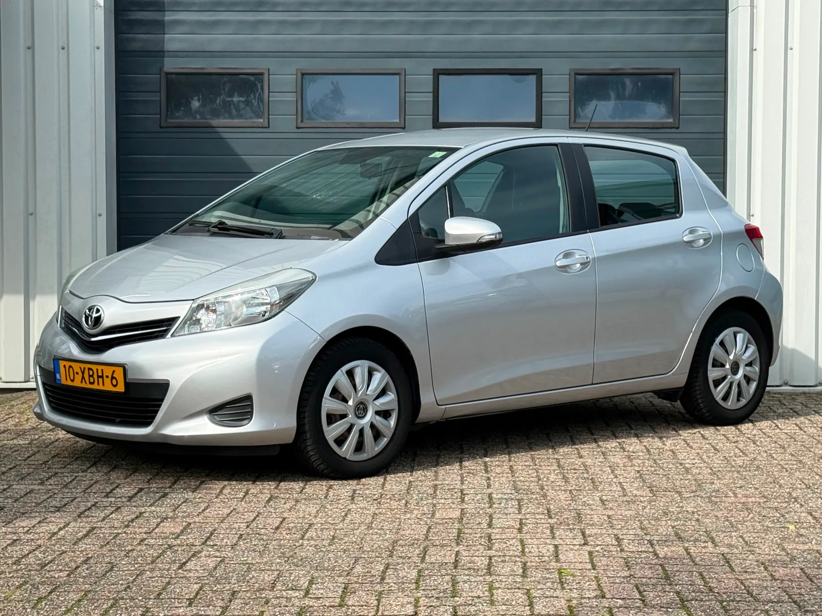 Toyota Yaris (2012) — foto 1