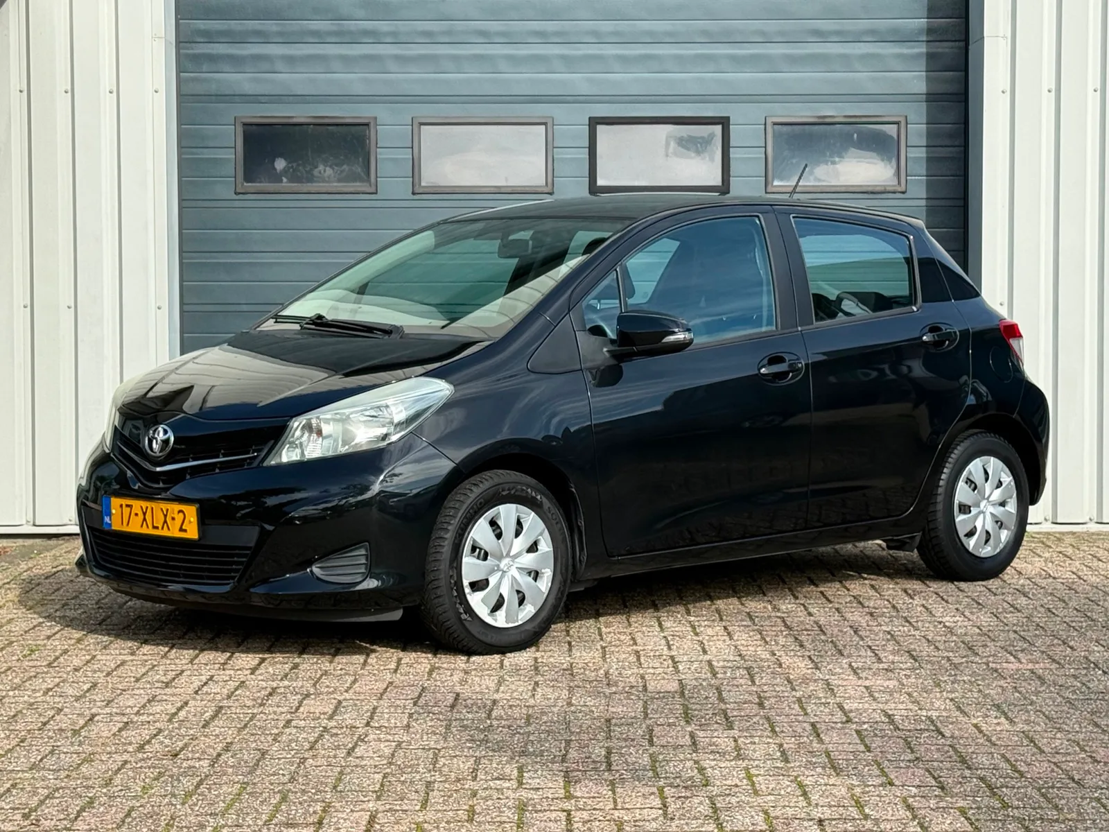 Toyota Yaris (2012) — foto 1